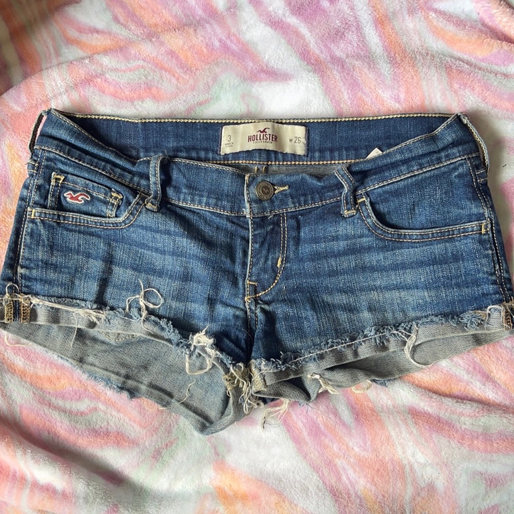 Hollister shorts size 3/w26